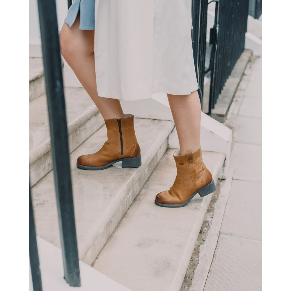 Tan Saskia Mid Boots - Image 2